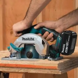 Akumulatorska kružna testera 18V DHS680Z Makita