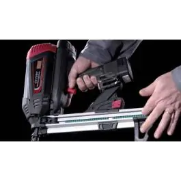 Gasni pištolj za eksere MAX GS738C LT, 1.5Ah