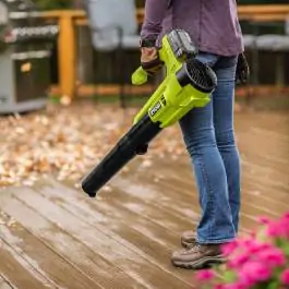 Akumulatorski duvač lišća RYOBI RY18BLA-140 sa punjačem i baterijom 4Ah (18V ONE+™)