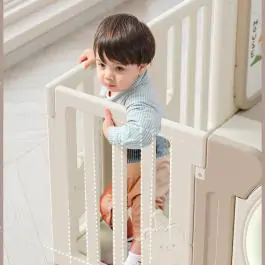 Dečija ogradica „Medin Mesec“ sa kućicom, košem i tablom za crtanje