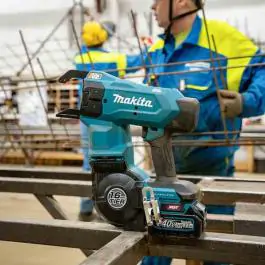 Makita TR001GZ akumulatorska mašina za vezivanje armature 40V XGT