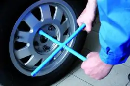 Ključ krstasti za točkove 213/6 22mm UNIOR